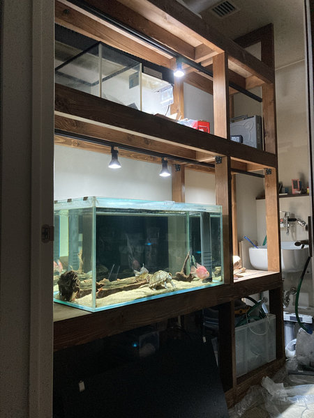 120㎝水槽と60㎝水槽を設置する事が出来る大型の水槽台